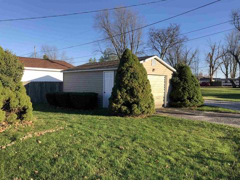724 Lehigh St, Mitchell, IN 47446 photo 2