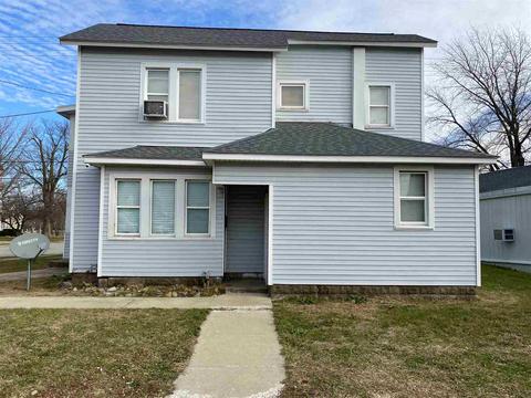 216 E Spring St, Winamac, IN 46996 photo 2