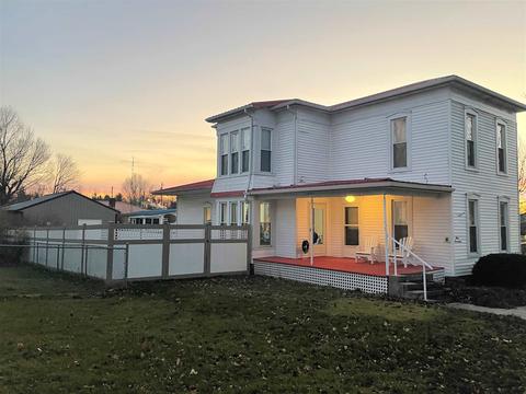 417 Grant St, Lagrange, IN 46761 photo 2
