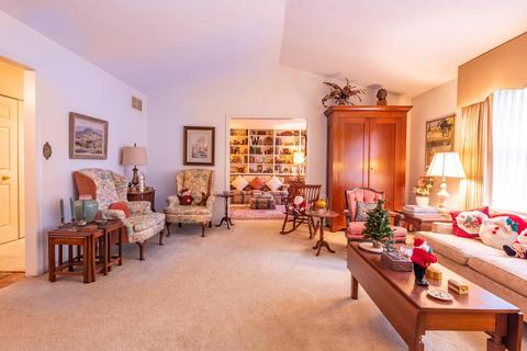 2607 E Windermere Woods Dr, Bloomington, IN 47401 photo 8
