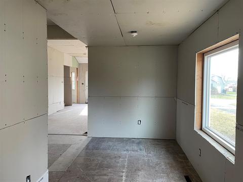 523 E Spring St, Lagrange, IN 46761 photo 9