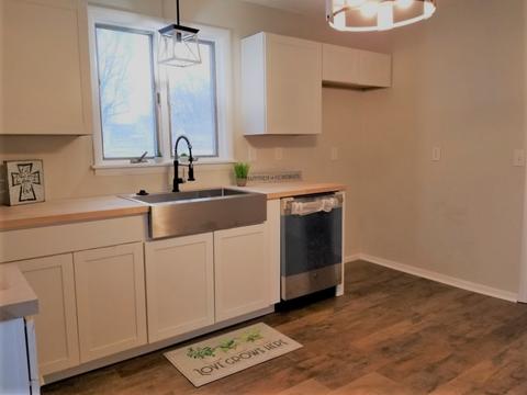 239 Walnut St, Butler, IN 46721 photo 2