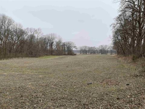 4640 E Giro Rd, Hazleton, IN 47640 photo 4