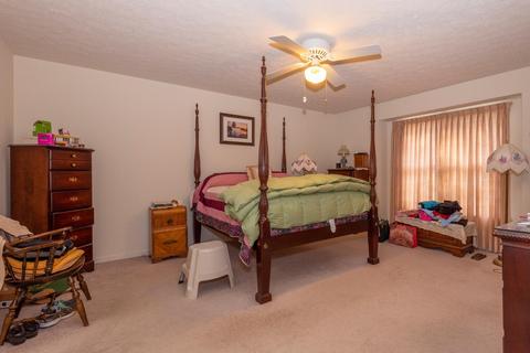 2232 E Cape Cod Dr, Bloomington, IN 47401 photo 10