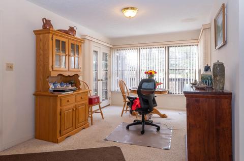 2232 E Cape Cod Dr, Bloomington, IN 47401 photo 6