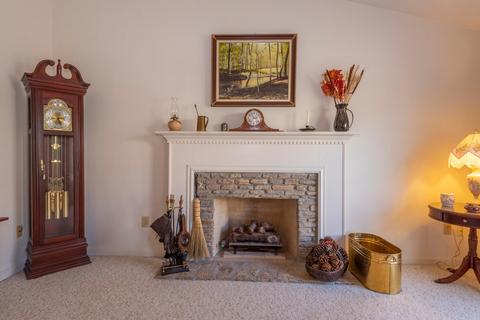2232 E Cape Cod Dr, Bloomington, IN 47401 photo 4