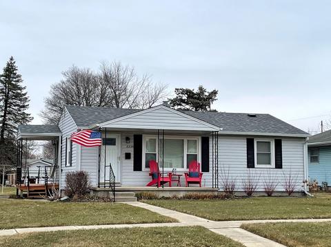 2226 Usher St Logansport In 46947 18 Photos Mls 202103199 Movoto