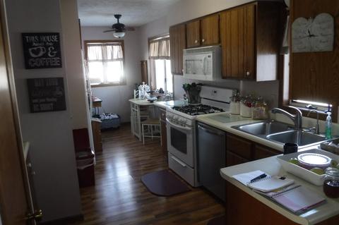 4432 E Defreese Rd, Syracuse, IN 46567 photo 2