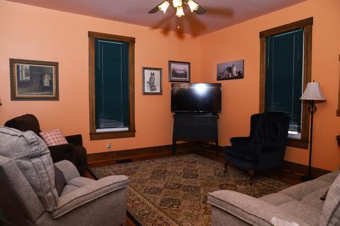 412 W 6th St, Jasper, IN 47546 photo 2