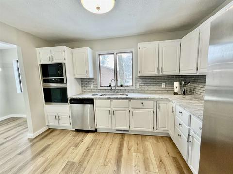 12838 Loop Ct, Granger, IN 46530 photo 3