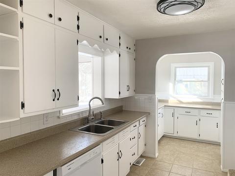 219 E Boulevard St, Kokomo, IN 46902 photo 5