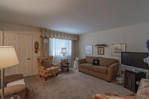 724 E Crestview Dr, Marion, IN 46952 photo 2