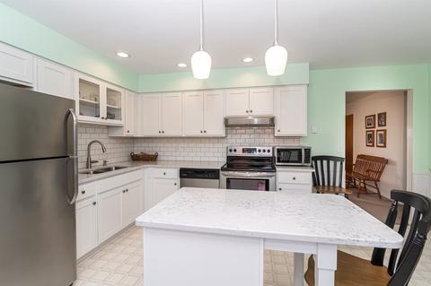 324 E Fourth St, Fairmount, IN 46928 photo 6