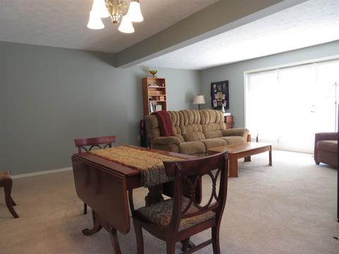2315 Winding Brook Ct, Bloomington, IN 47401 photo 2