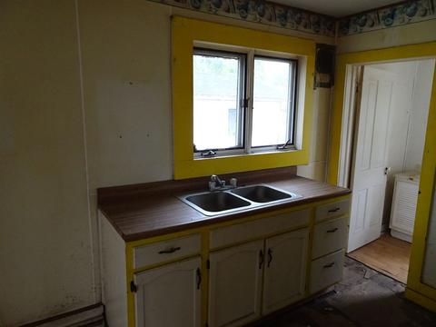 254 E John St, Knox, IN 46534 photo 2