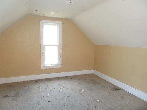 254 E John St, Knox, IN 46534 photo 5
