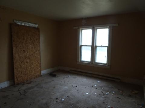 254 E John St, Knox, IN 46534 photo 4
