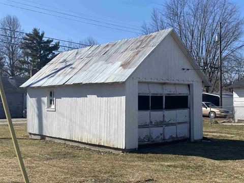 533 E Walnut St, Greentown, IN 46936 photo 2