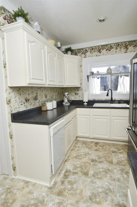 606 N 8th St, Mitchell, IN 47446 photo 11