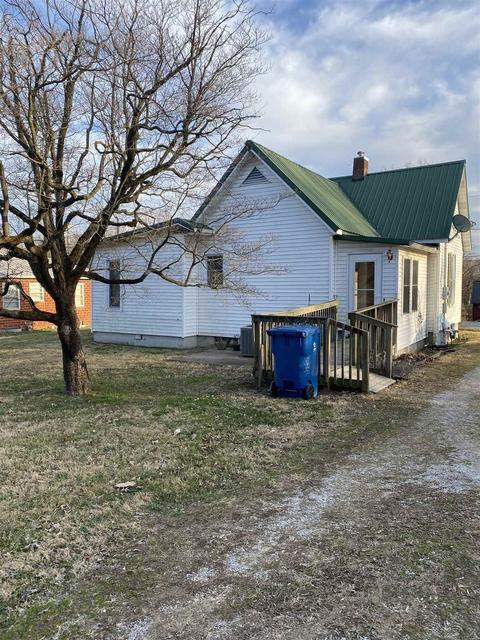312 Elnora St, Odon, IN 47562 photo 2