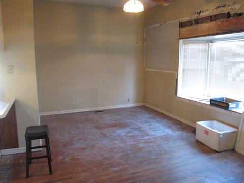 805 Grissom Ave, Mitchell, IN 47446 photo 9