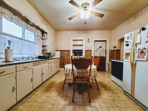 623 S St, Bedford, IN 47421 photo 5