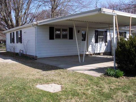 201 E Maple Grove St, Syracuse, IN 46567 photo 4