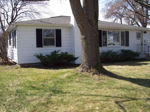 201 E Maple Grove St, Syracuse, IN 46567 photo 3