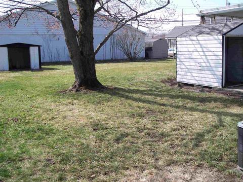 201 E Maple Grove St, Syracuse, IN 46567 photo 10