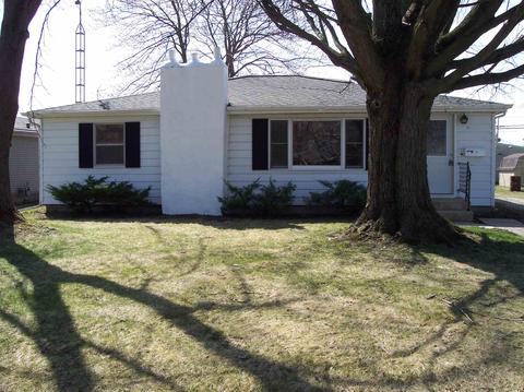 201 E Maple Grove St, Syracuse, IN 46567 photo 2