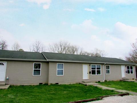 630 7th St, Mitchell, IN 47446 photo 2