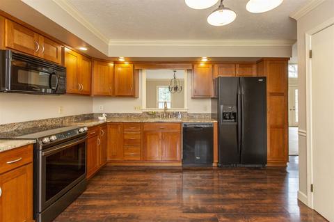 16998 Hampton Dr, Granger, IN 46530 photo 8