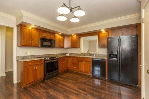 16998 Hampton Dr, Granger, IN 46530 photo 7
