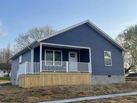 702 Crawford St, Mitchell, IN 47446 photo 1