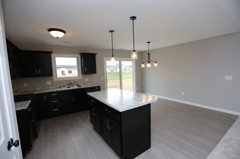 2143 Freestone Pl, Huntertown, IN 46748 photo 3