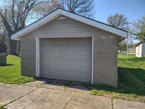 65 E Main St, Elberfeld, IN 47613 photo 16