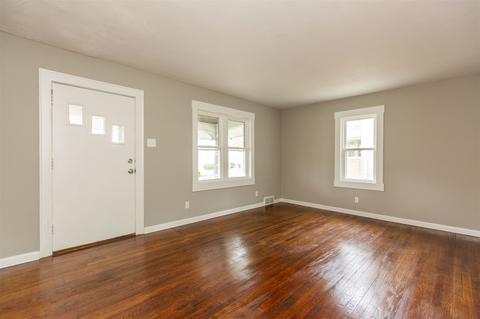 814 Eckman St, South Bend, IN 46614 photo 5