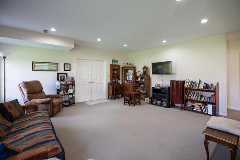 3909 E Stonegate Dr, Bloomington, IN 47401 photo 26