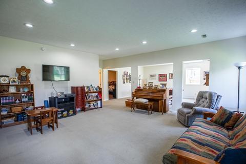 3909 E Stonegate Dr, Bloomington, IN 47401 photo 27
