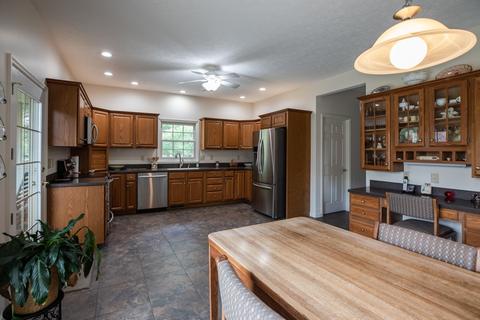3909 E Stonegate Dr, Bloomington, IN 47401 photo 8