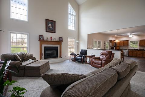 3909 E Stonegate Dr, Bloomington, IN 47401 photo 4