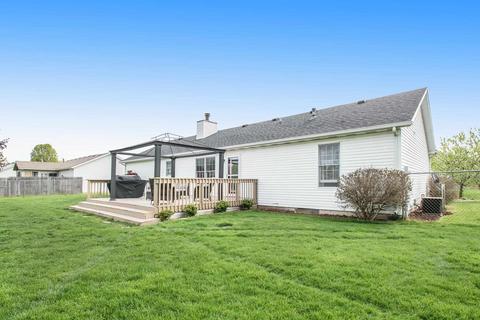 52263 Evard Dr, Granger, IN 46530 photo 2