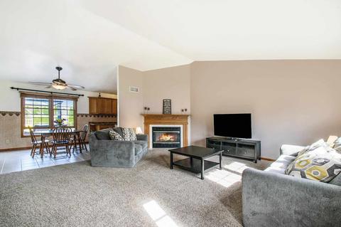 52263 Evard Dr, Granger, IN 46530 photo 4