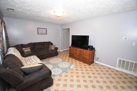 701 Outer Dr, Frankfort, IN 46041 photo 9