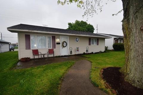 701 Outer Dr, Frankfort, IN 46041 photo 1