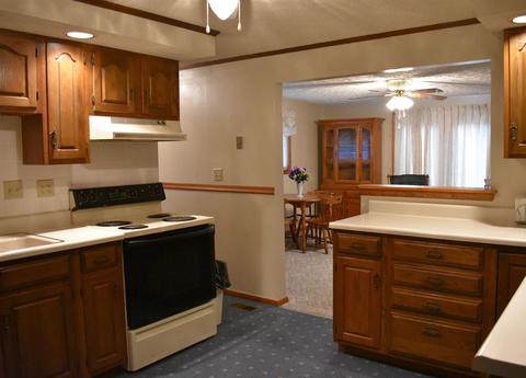408 Outer Dr, Frankfort, IN 46041 photo 4