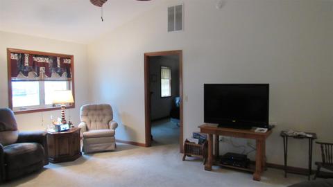 216 S Walsh St, Garrett, IN 46738 photo 2