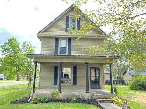 607 Fourth St, Howe, IN 46746 photo 1