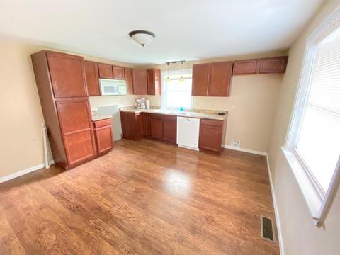 229 N Maple St, Lagrange, IN 46761 photo 4