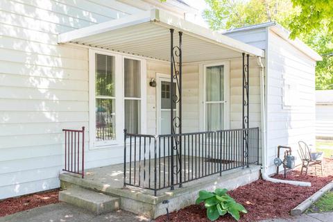 412 E Rochester St, Akron, IN 46910 photo 3